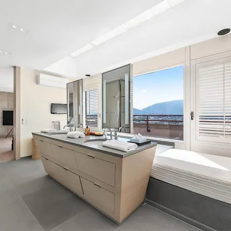 Exclusive 3 Bedroom Luxury Penthouse Genève