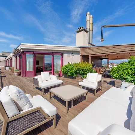 Lejlighed Exclusive 3 Bedroom Luxury Penthouse *