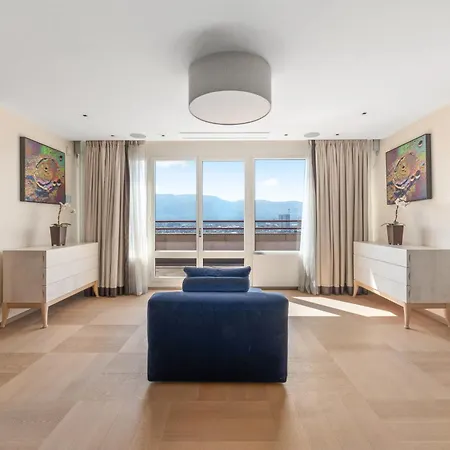 Exclusive 3 Bedroom Luxury Penthouse *