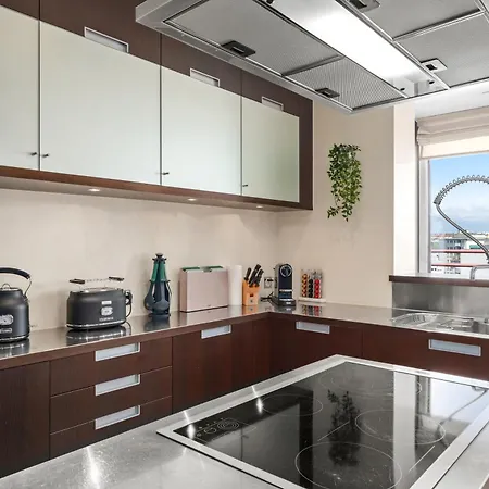 Lejlighed Exclusive 3 Bedroom Luxury Penthouse *