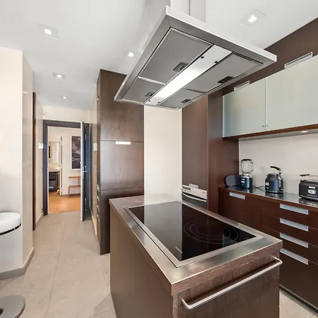 Lejlighed Exclusive 3 Bedroom Luxury Penthouse *